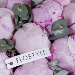 buket iz 9 pionov rozovyh piony sara bernard 7